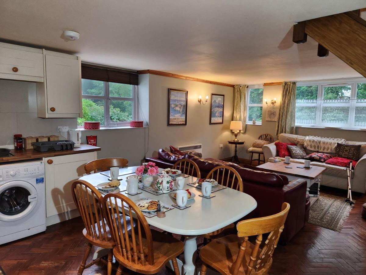 The Old School Caeathro, Snowdon, Eryri And Yr Wydffa Cottages Карнарвон Екстер'єр фото